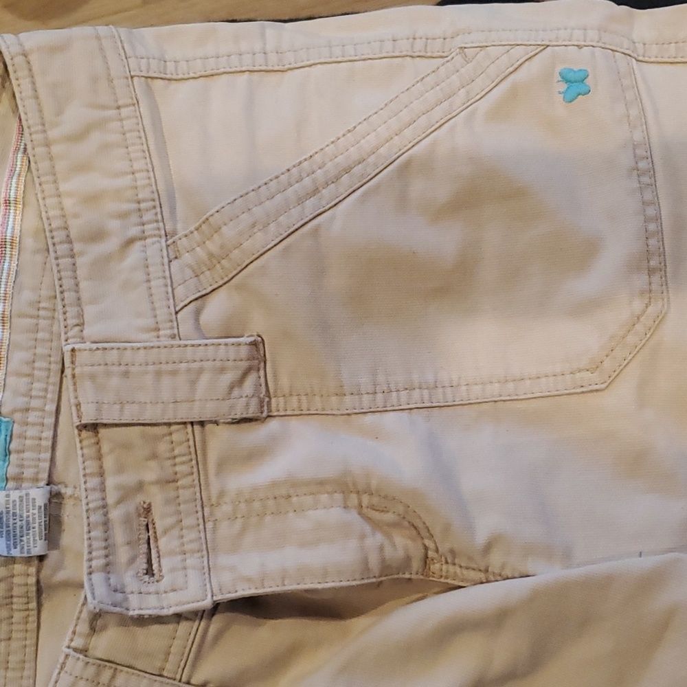 Aeropostale khaki color capri style pants